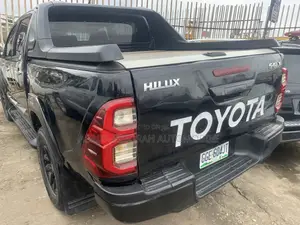 Toyota Hilux 3.0 D-4D 4x4 2015 Black