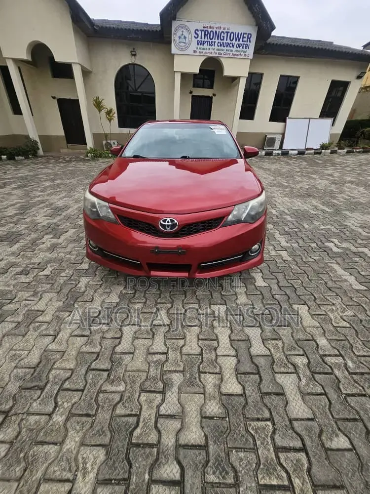 Toyota Camry 2014 Red