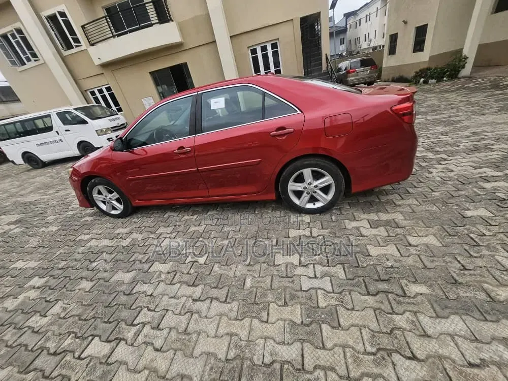 Toyota Camry 2014 Red