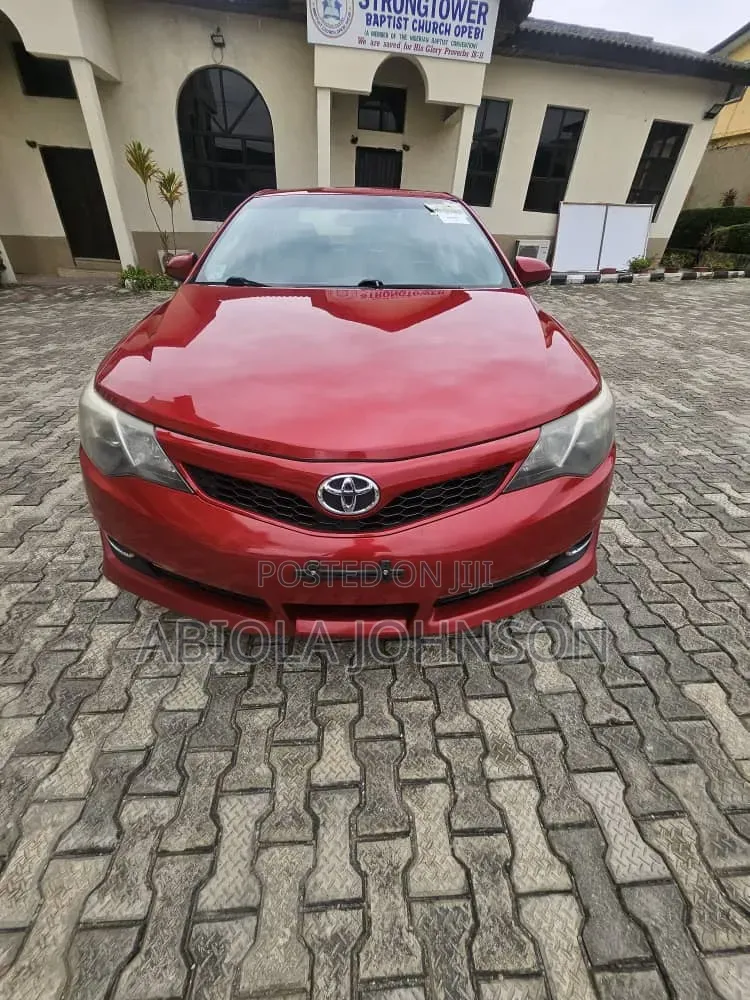 Toyota Camry 2014 Red