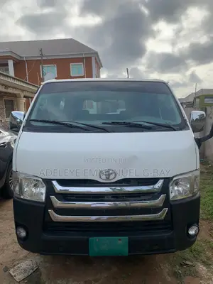 Toyota HiAce 2013 White