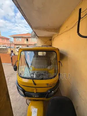 TVS King Deluxe Plus iTouch Start 2023 Yellow