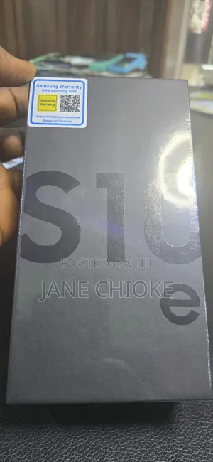 New Samsung Galaxy S10e 128 GB Gray