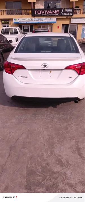Toyota Corolla 2017 White