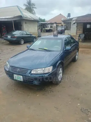 Toyota Camry LE 4dr Sedan (2.2L 4cyl 4A) 2000 Green
