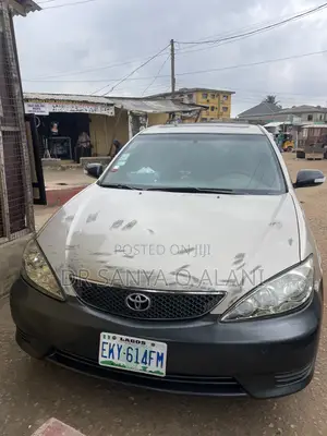 Toyota Camry LE 4dr Sedan (2.4L 4cyl 5A) 2006 Gold
