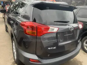 Toyota RAV4 Limited 4dr SUV AWD (2.5L 4cyl 6A) 2015 Gray