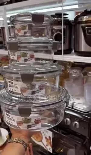 4 Set of Covered Glass Food Storage Containers