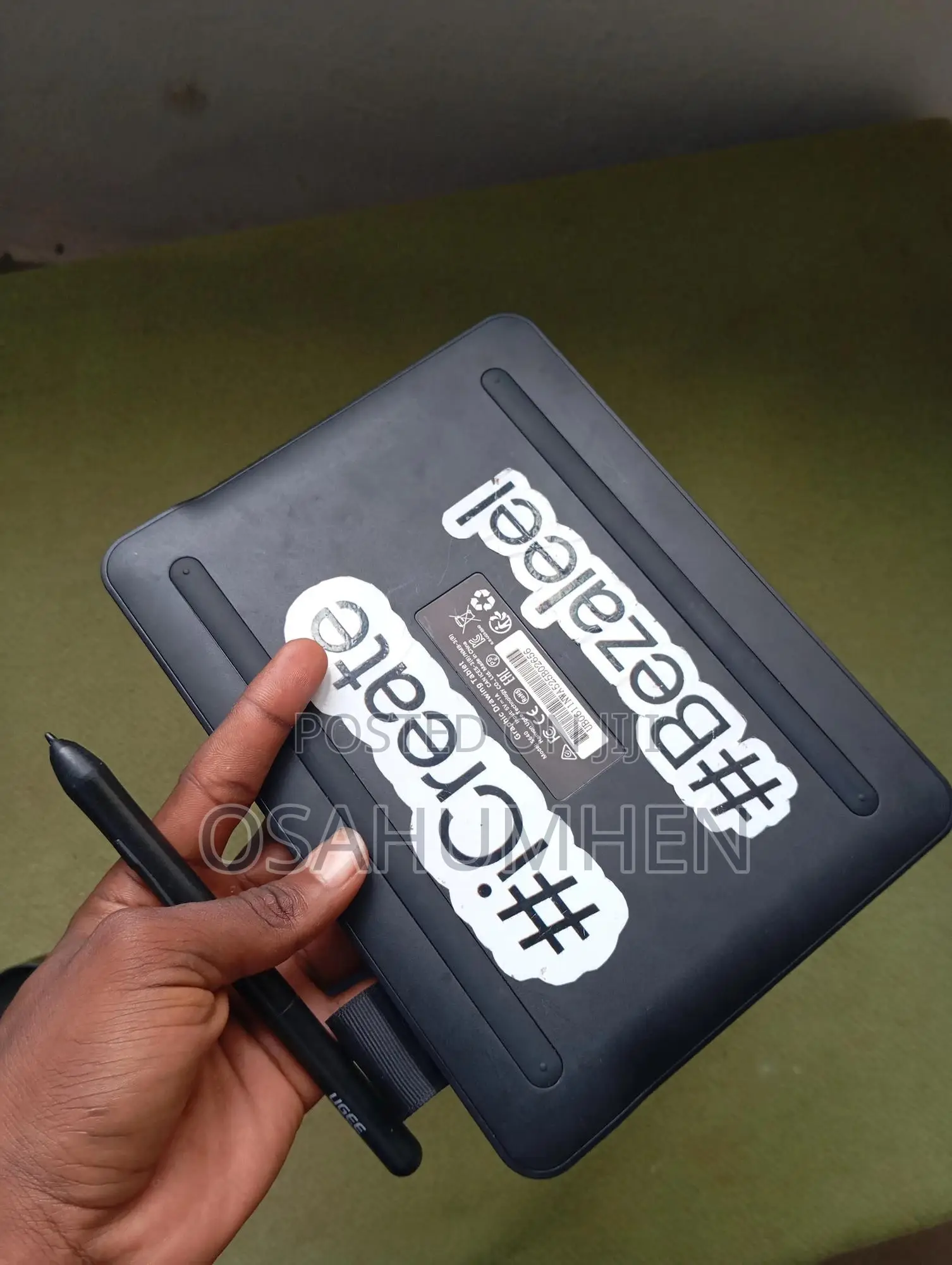 UGEE S640W Drawing Tablet With Stylus for Android, Windows and Mac