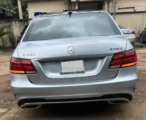 Mercedes-Benz E350 Base 4Matic Sedan AWD (3.5L 6cyl 7A) 2013 Blue