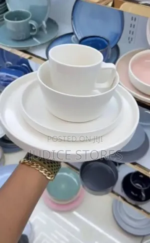 16 Piece Dinner Set-White and Black