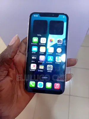 Apple iPhone XR 64 GB White