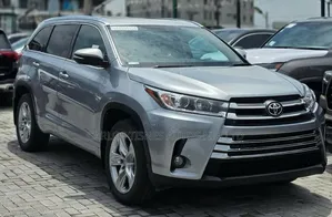 Toyota Highlander Limited V6 4x2 (3.5L 6cyl 6A) 2016 Silver