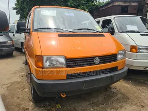 Volkswagen Transporter 2003 Orange