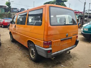 Volkswagen Transporter 2003 Orange