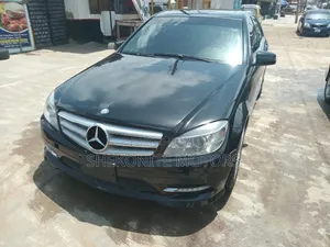 Mercedes-Benz C300 2011 Black