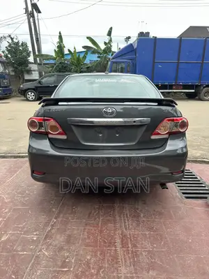 Toyota Corolla 2009 Gray
