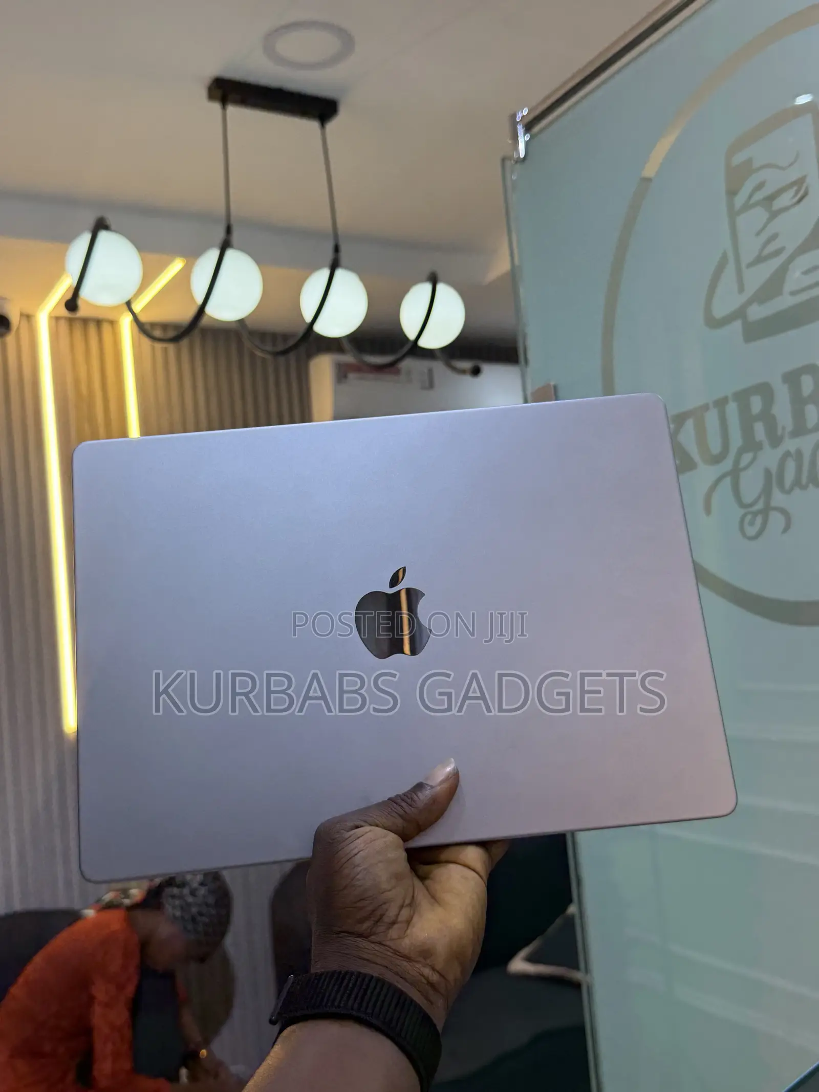 Laptop Apple MacBook Pro 2023 M3 8GB Apple M3 Pro SSD 512GB