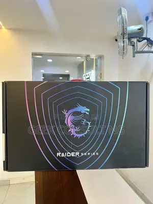 New Laptop MSI Raider GE68HX 13VI-202US 32GB Intel Core i9 SSD 1T