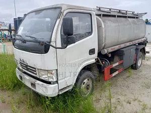 China Diesel Tanker Truck [8,000] Liters