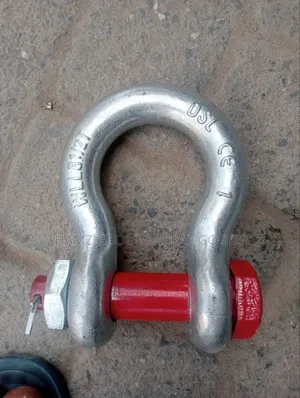 8.5T Bow Shackle. Bolt Nut