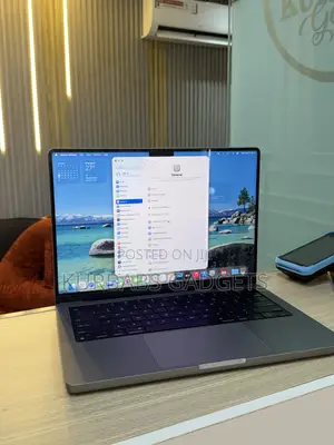 Laptop Apple MacBook Pro 2023 M3 8GB Apple M3 Pro SSD 512GB
