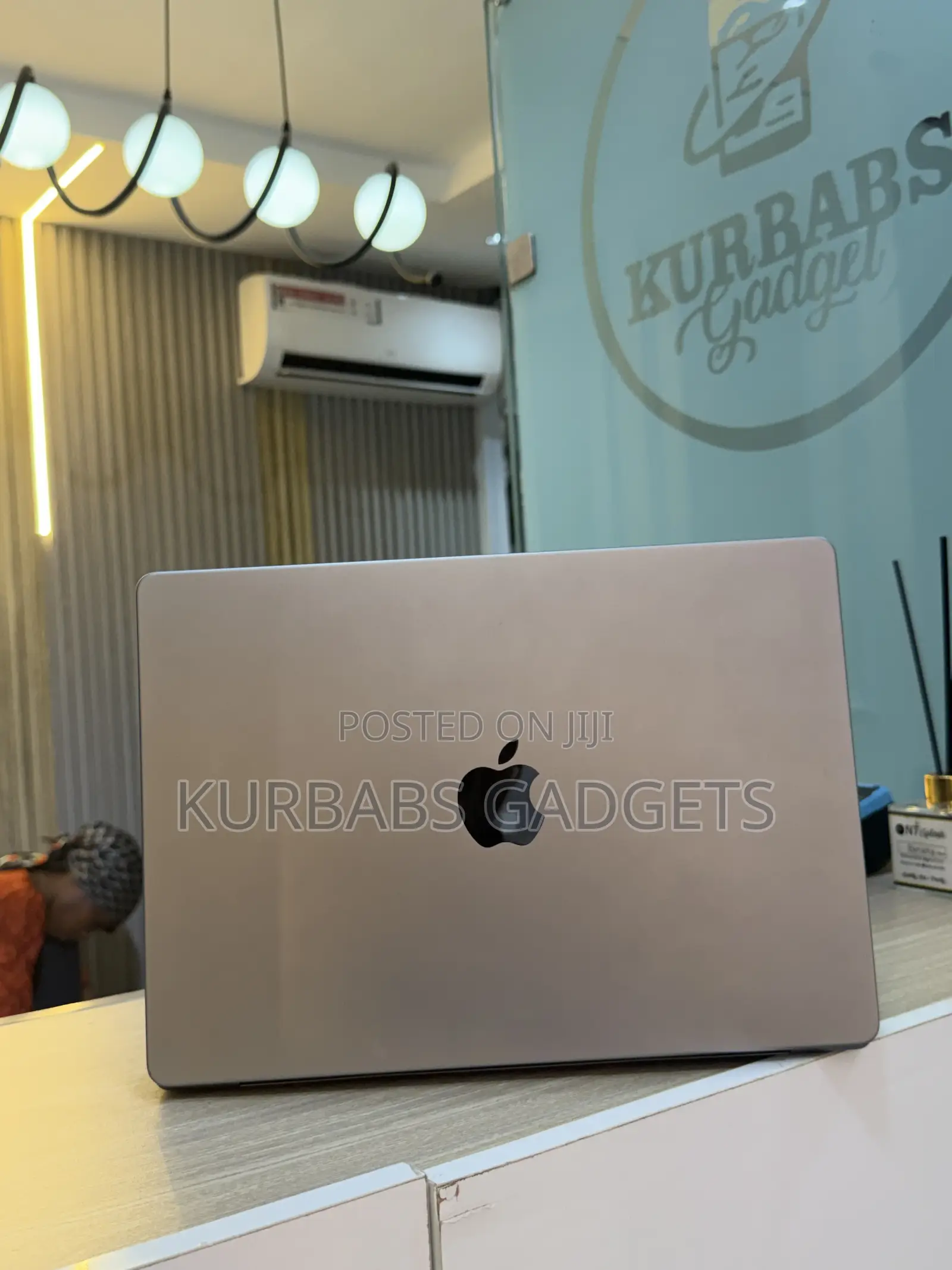 Laptop Apple MacBook Pro 2023 M3 8GB Apple M3 Pro SSD 512GB
