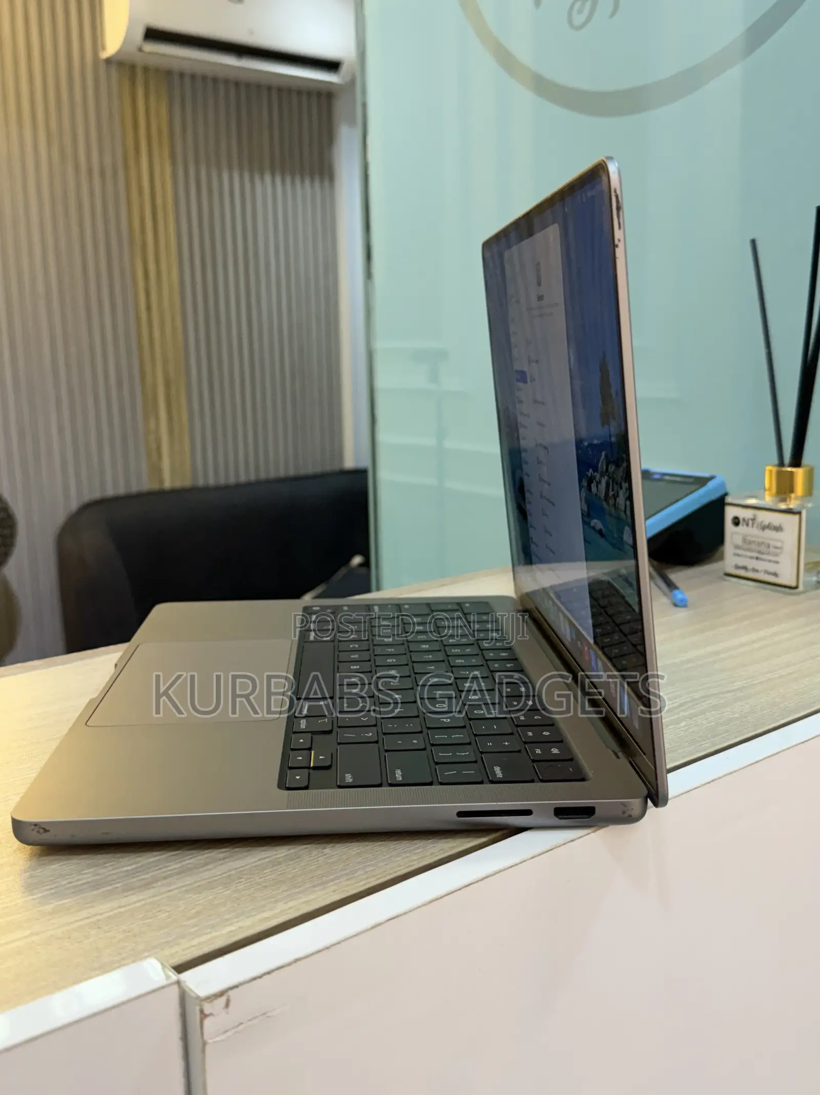 Laptop Apple MacBook Pro 2023 M3 8GB Apple M3 Pro SSD 512GB