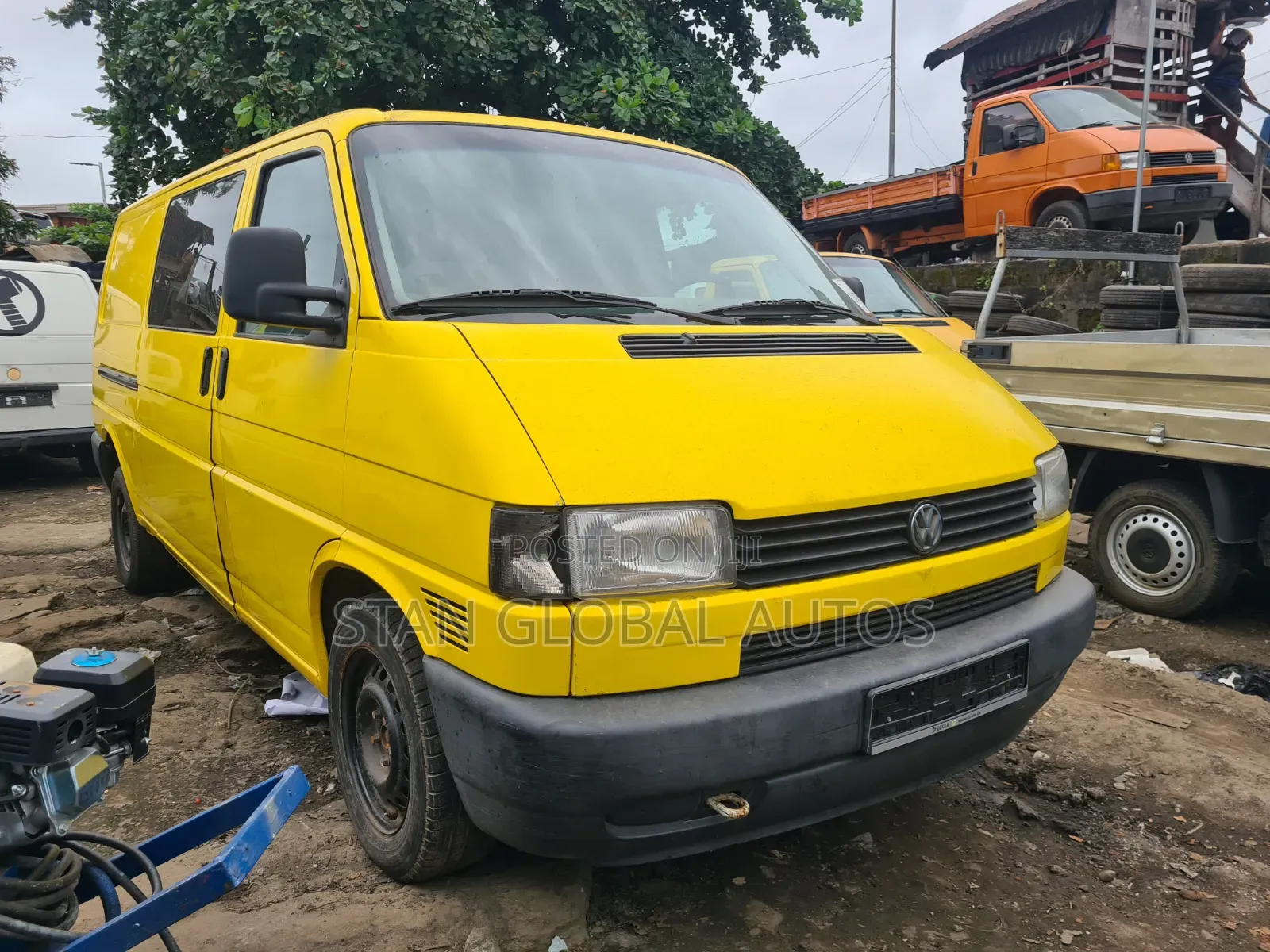 Volkswagen Transporter 2003 Yellow