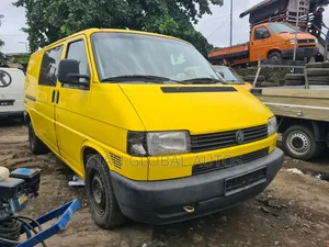 Volkswagen Transporter 2003 Yellow