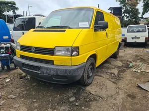 Volkswagen Transporter 2003 Yellow