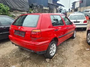 Volkswagen Golf 2002 Red