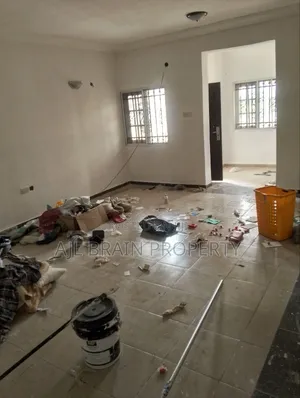 3bdrm Block of Flats in Trans Engineering for rent