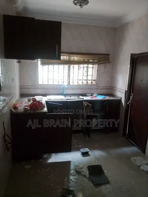 3bdrm Block of Flats in Trans Engineering for rent