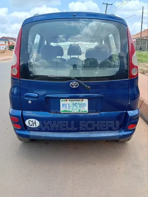 Toyota Yaris 1.5 2000 Blue
