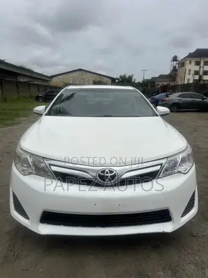 Toyota Camry LE 4dr Sedan (2.5L 4cyl 6A) 2013 White