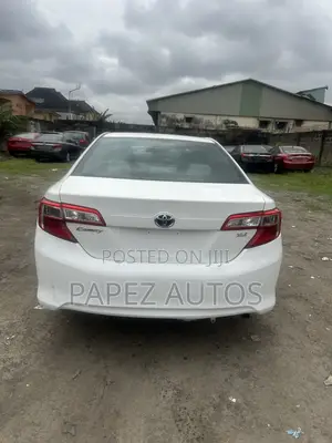 Toyota Camry LE 4dr Sedan (2.5L 4cyl 6A) 2013 White
