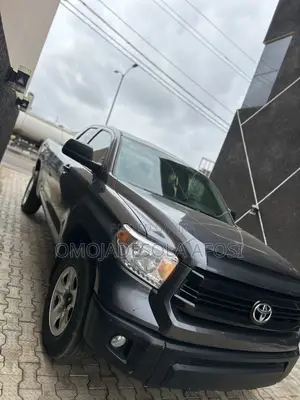 Toyota Tundra SR5 4dr Double Cab SB (4.6L 8cyl 6A) 2015 Gray