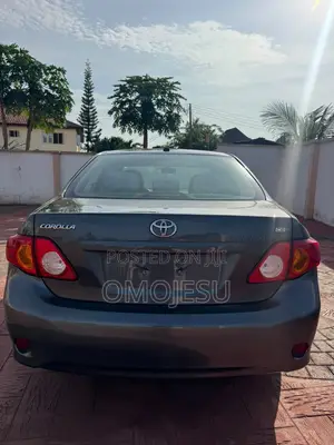 Toyota Corolla LE 4dr Sedan (1.8L 4cyl 4A) 2010 Gray