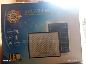 400w Super Bright Multiple Eyes Solar Flood/Street Light for Outdoor