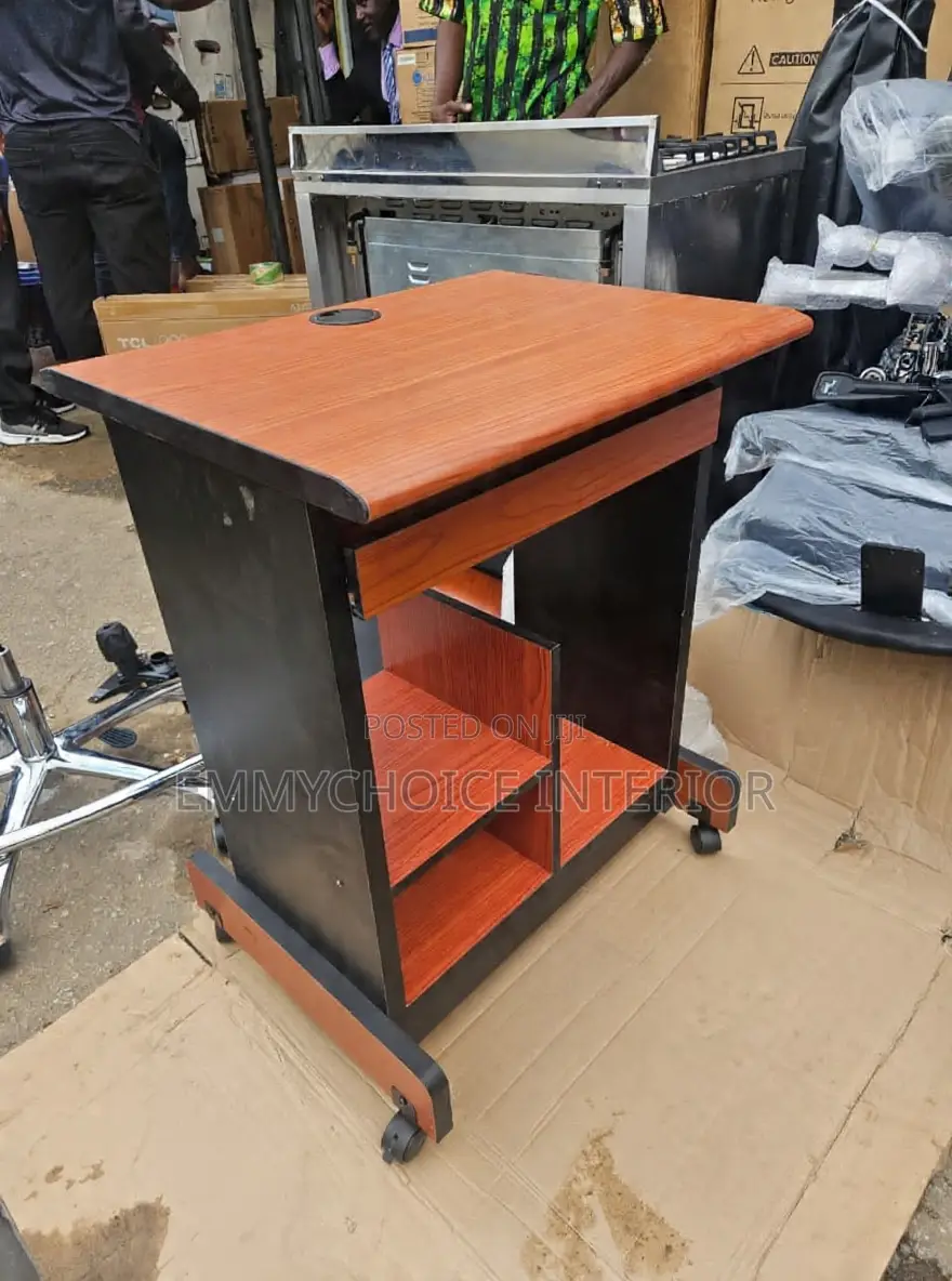 Mobile Computer Desk