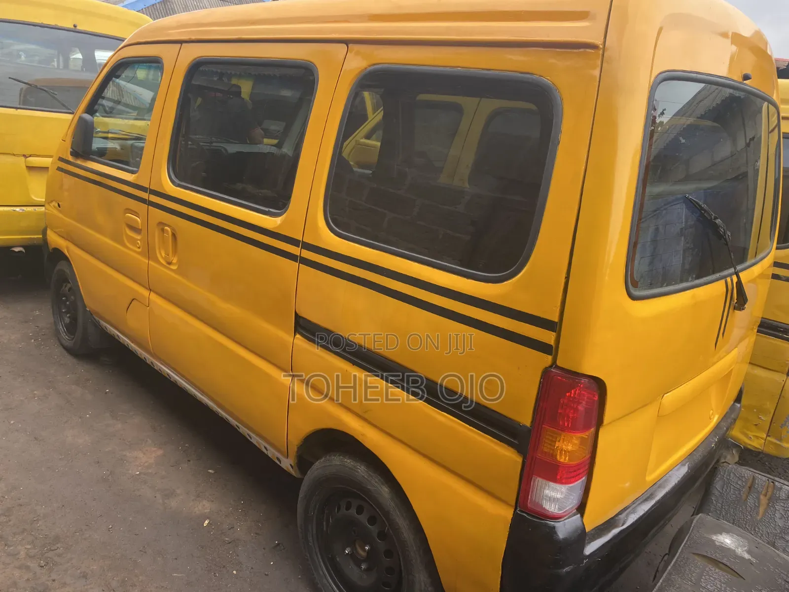 Volkswagen Transporter 1996 Yellow