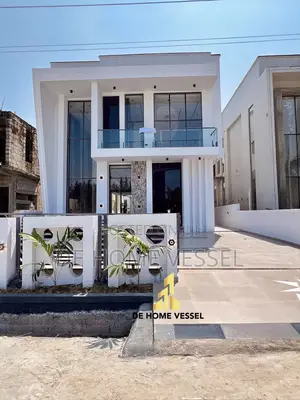 5bdrm Duplex in Ikota for sale
