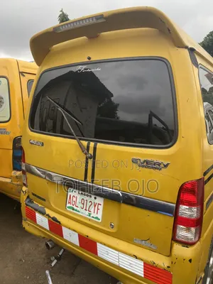 Volkswagen Transporter 1996 Yellow