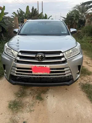 Toyota Highlander Limited 4x4 V6 (3.5L 6cyl 8A) 2018 Silver
