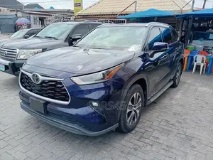 Toyota Highlander 2021 Blue