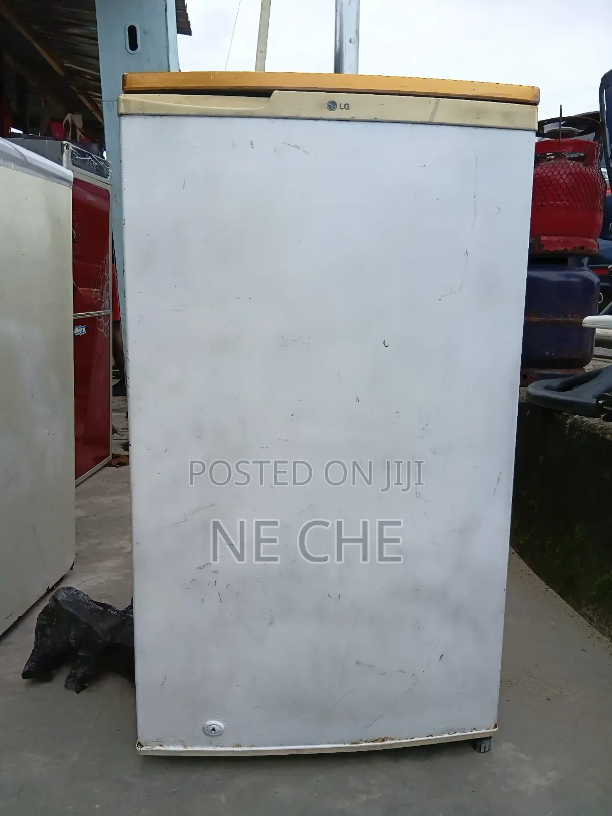 Refrigerator, Freezer-on-Top, Water Dispenser