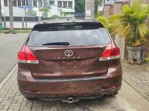 Toyota Venza LE 2011 Brown
