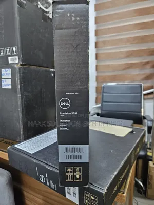 New Laptop Dell Precision 3591 16GB Intel Core Ultra 7 SSD 512GB