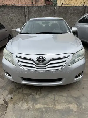 Toyota Camry LE 4dr Sedan (2.5L 4cyl 6AM) 2010 Silver